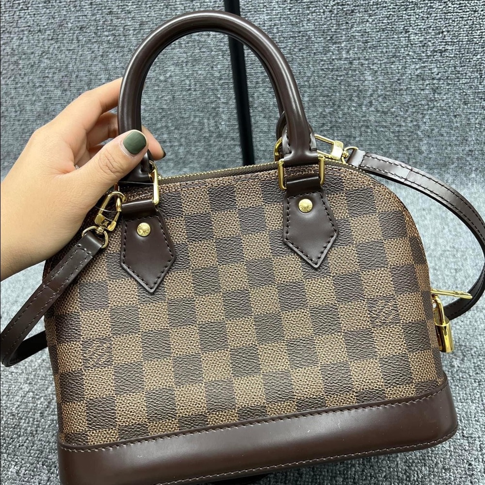Louis Vuitton alma bb